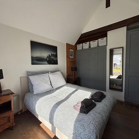 Maison De Campagne Lumineuse Spacieuse Dans Impasse Au Calme A Proximite D'Un Chateau Deux Verandas Grand Jardin Cabane Pour Velos, Pres Port En Bessin Et Bayeux, Proche Plages Du Debarquement Commes Экстерьер фото