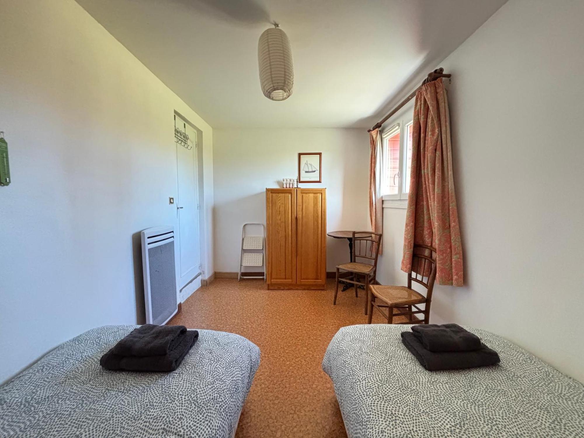 Maison De Campagne Lumineuse Spacieuse Dans Impasse Au Calme A Proximite D'Un Chateau Deux Verandas Grand Jardin Cabane Pour Velos, Pres Port En Bessin Et Bayeux, Proche Plages Du Debarquement Commes Экстерьер фото