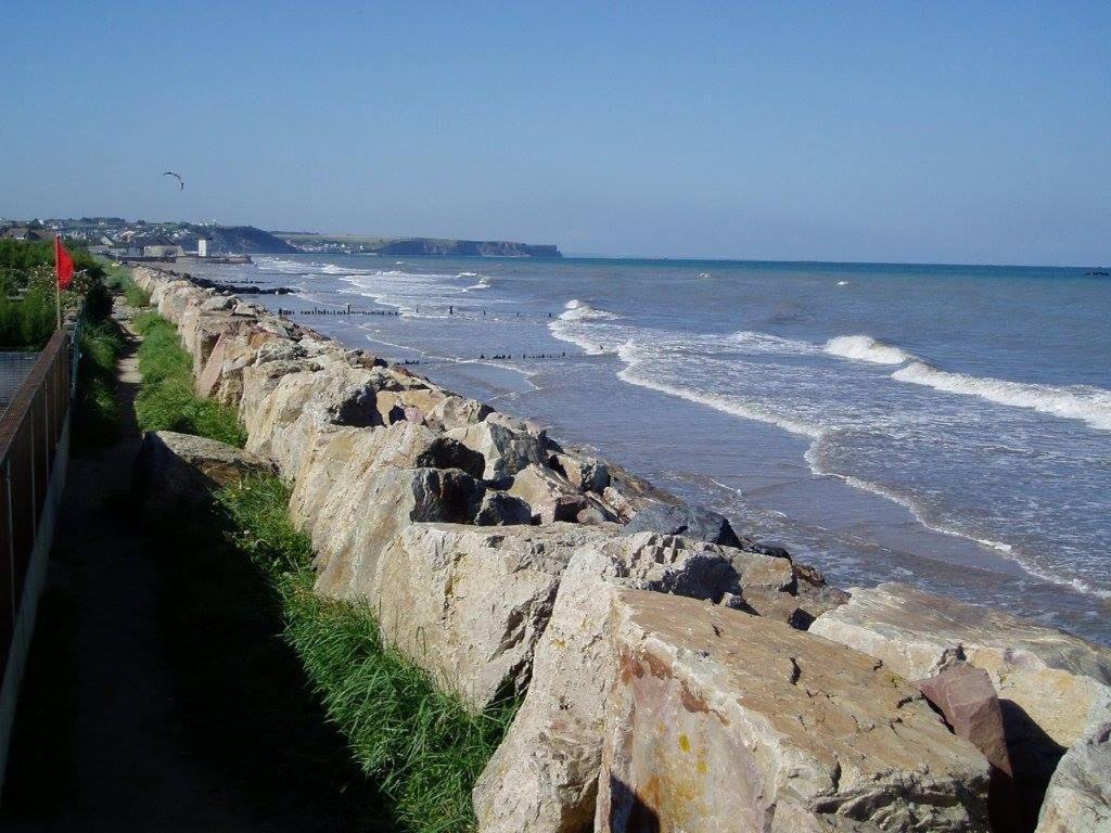 Maison De Campagne Lumineuse Spacieuse Dans Impasse Au Calme A Proximite D'Un Chateau Deux Verandas Grand Jardin Cabane Pour Velos, Pres Port En Bessin Et Bayeux, Proche Plages Du Debarquement Commes Экстерьер фото