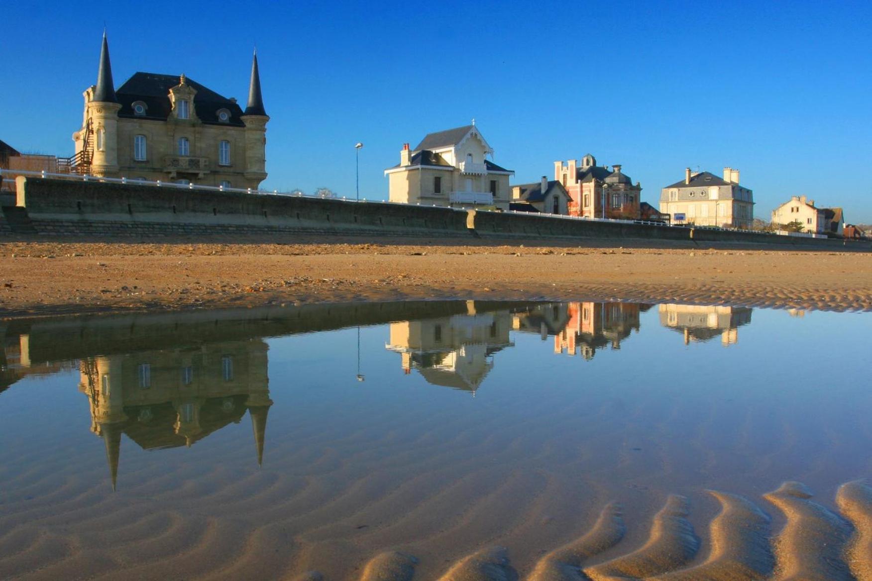 Maison De Campagne Lumineuse Spacieuse Dans Impasse Au Calme A Proximite D'Un Chateau Deux Verandas Grand Jardin Cabane Pour Velos, Pres Port En Bessin Et Bayeux, Proche Plages Du Debarquement Commes Экстерьер фото